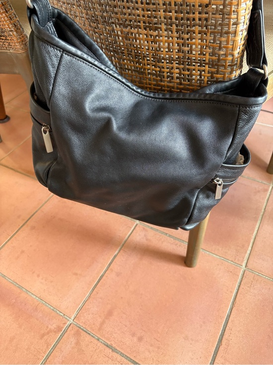 Rough & Tumble Handbags - Rough & Tumble Leather Shoulder Bag in meticulous condition!